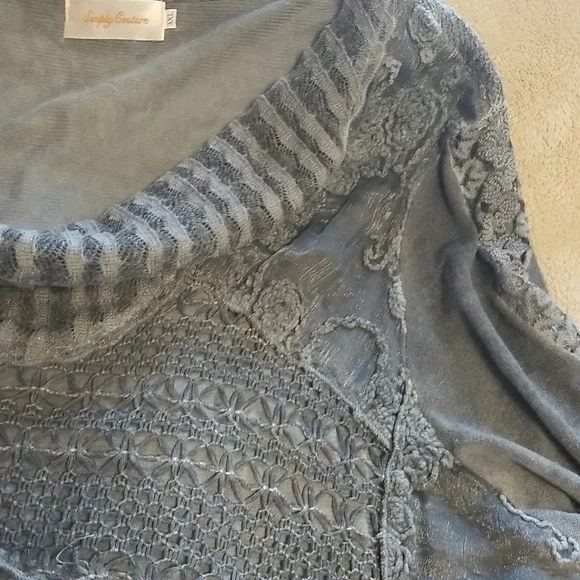 Tunic - Picture 4 of 5